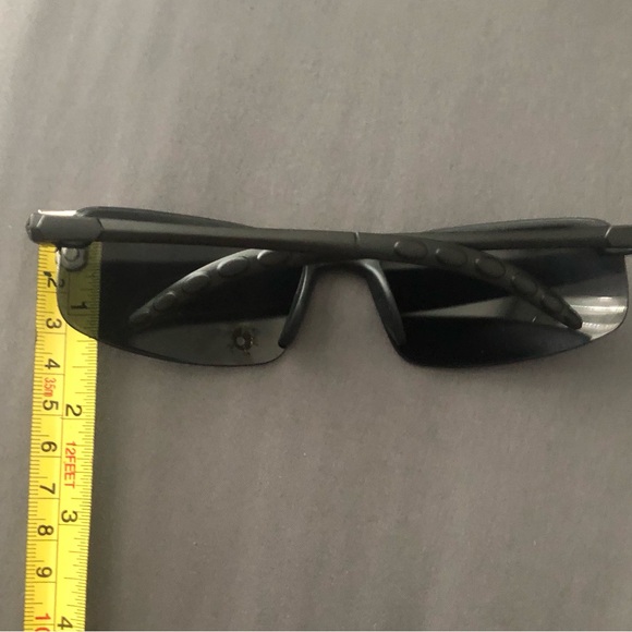 Like new, unisex lightweight polarized night/sport glasses with sport pc frame. - Picture 5 of 10